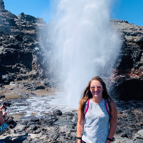 Meet your Posher, Katelyn - Picture 2 of 2